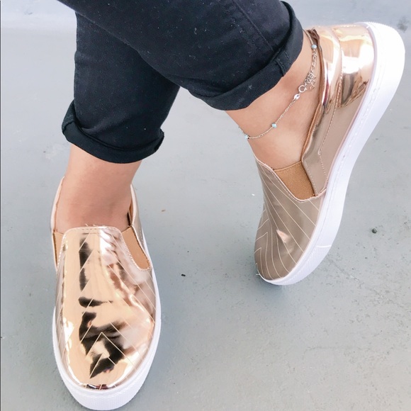 Ladies skimmer shinny sneaker - Picture 4 of 4